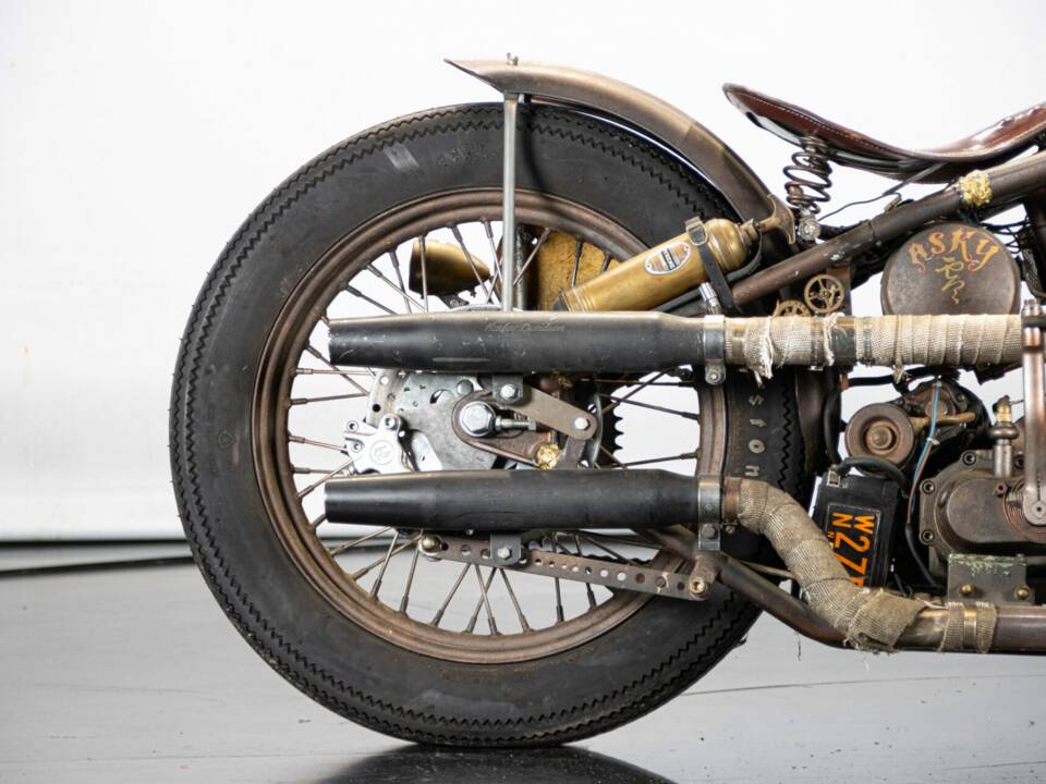 Bild 9/50 von Harley-Davidson FXSTC 1340 Softail Custom (1989)