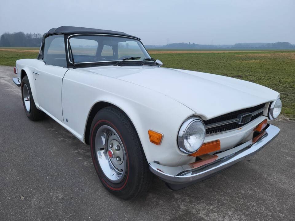 Image 5/8 of Triumph TR 6 (1973)
