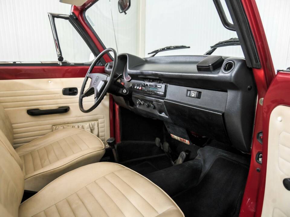 Image 11/50 of Volkswagen Beetle 1303 LS (1977)