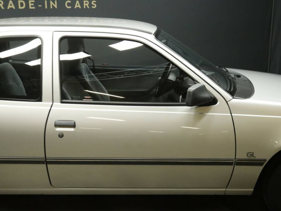Afbeelding 32/50 van Opel Kadett 2,0i GSi (1988)