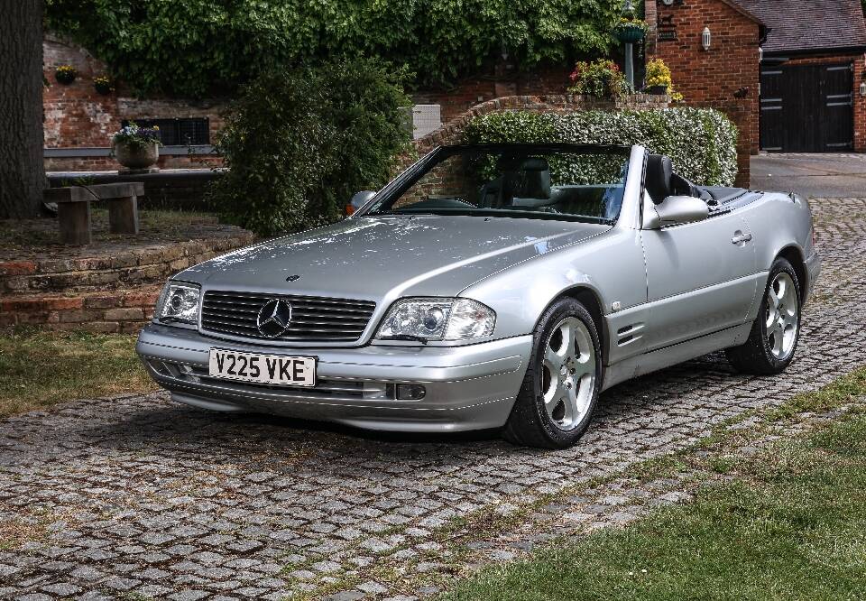 Image 14/37 of Mercedes-Benz SL 320 (2000)