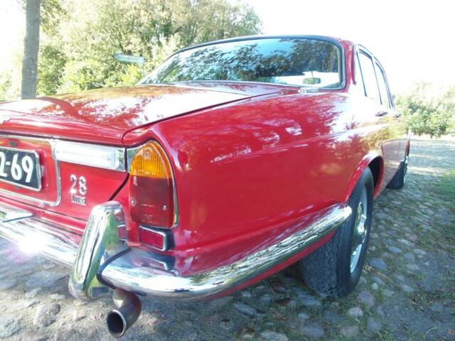Image 36/52 of Jaguar XJ 6 2.8 (1971)