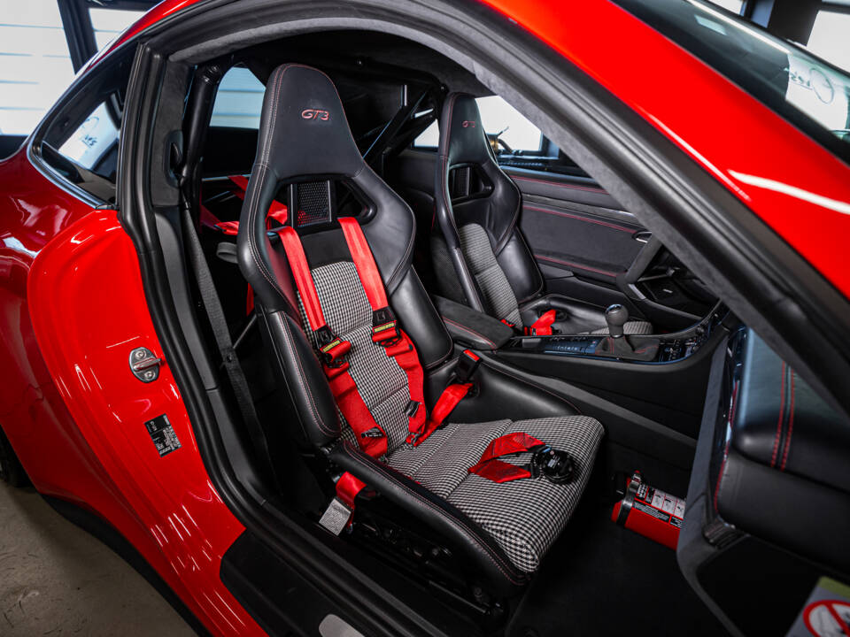 Image 12/27 of Porsche 911 GT3 Touring (2018)