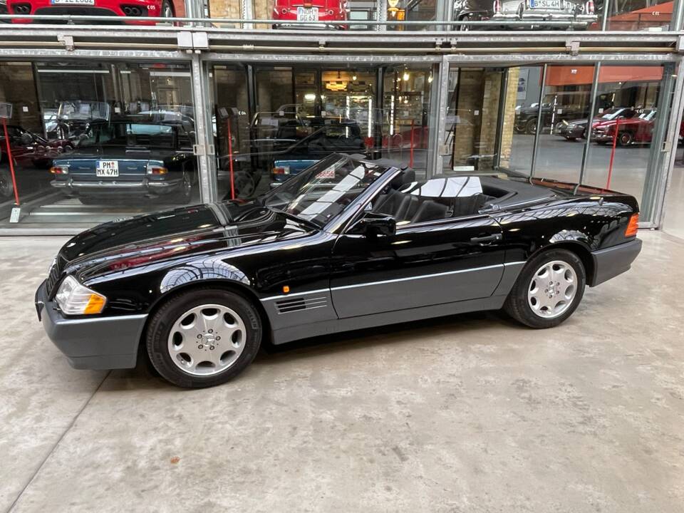 Image 36/53 of Mercedes-Benz 500 SL (1992)