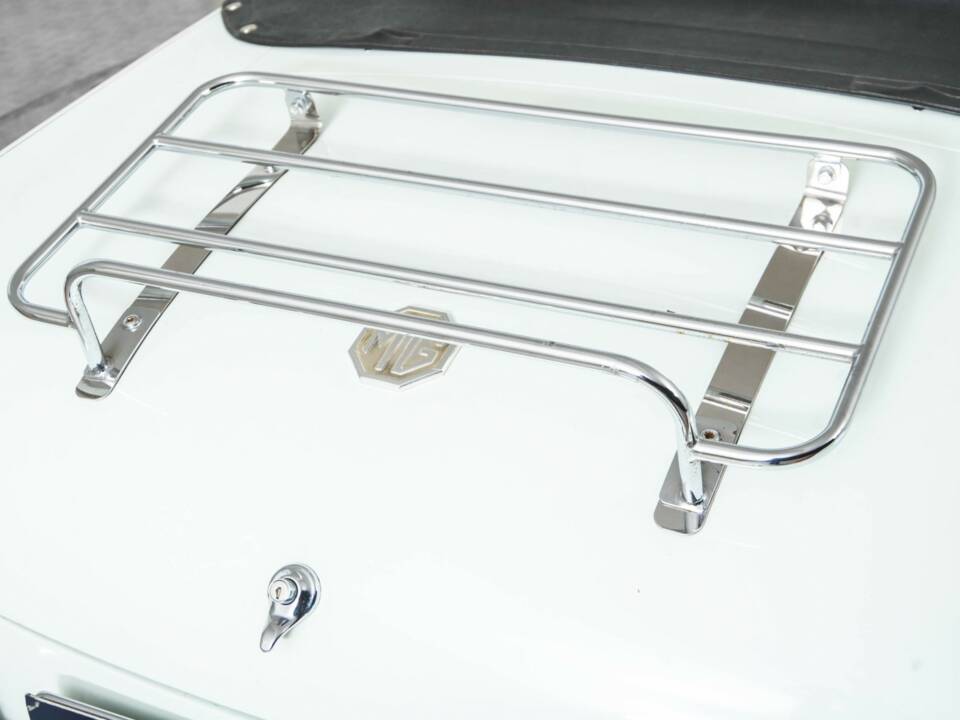 Bild 32/50 von MG MGB (1975)