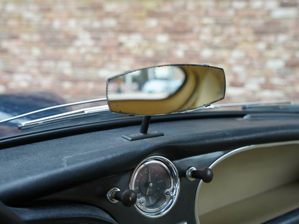 Image 30/50 of Aston Martin DB 2&#x2F;4 Mk III (1959)