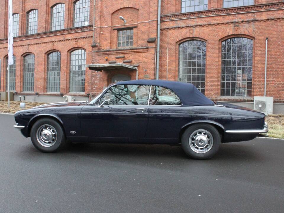 Bild 6/27 von Daimler Double Six Avon-Stevens (1978)