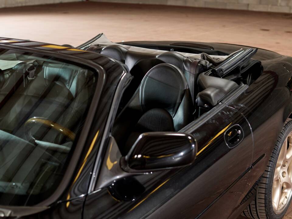 Bild 25/55 von Jaguar XKR (2000)