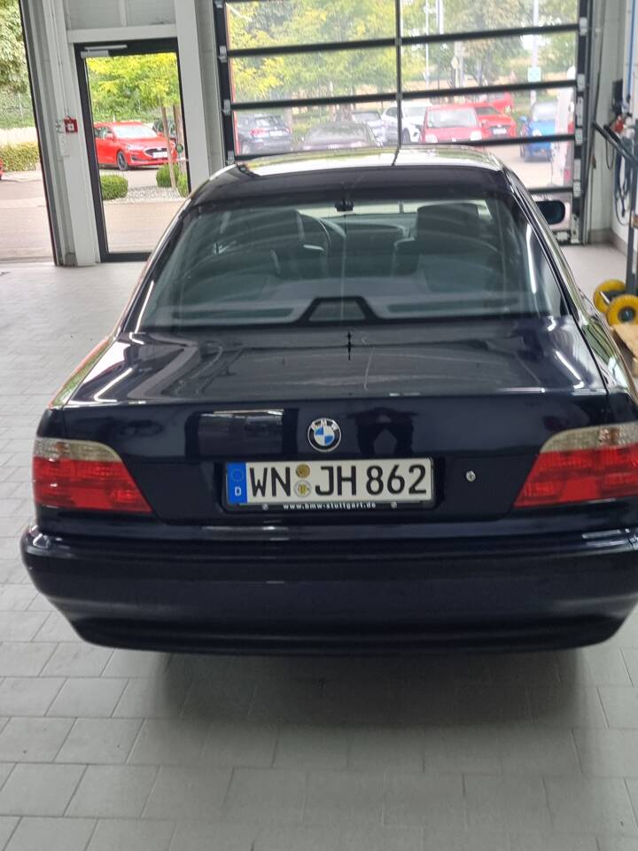 Image 45/58 of BMW 750i (1997)