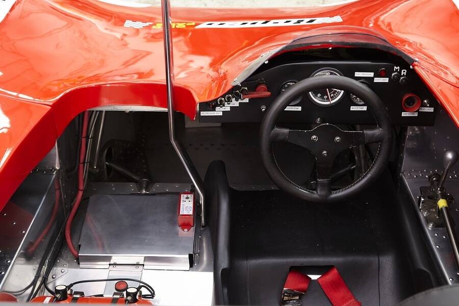 Image 10/50 of Lola T290 (1972)