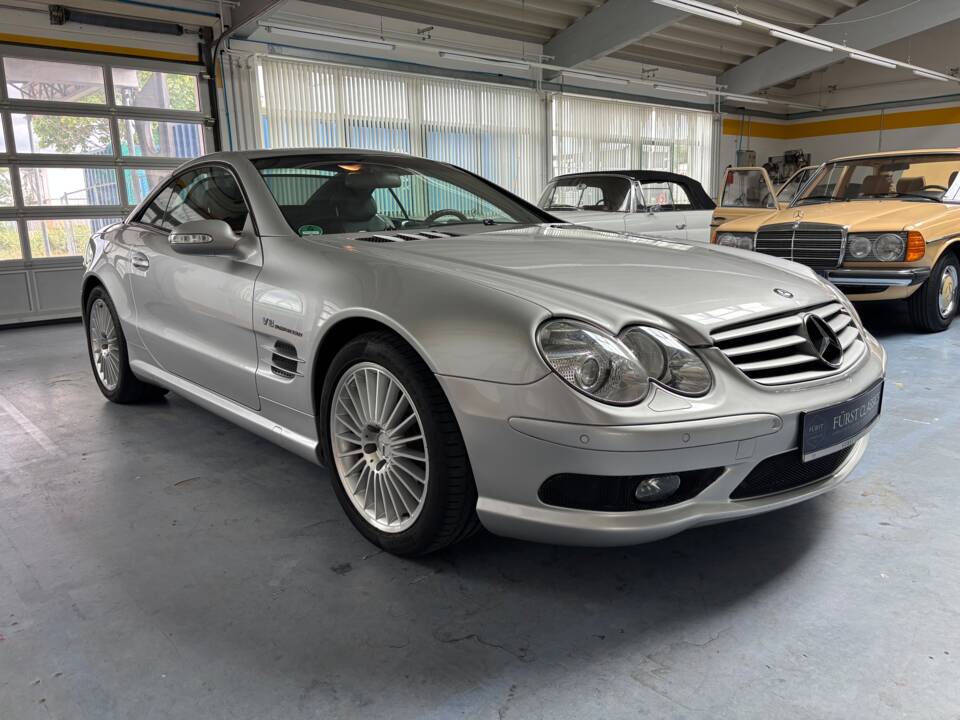 Image 17/29 of Mercedes-Benz SL 55 AMG (2002)