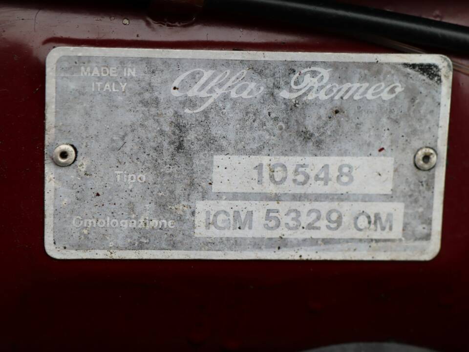 Image 41/50 of Alfa Romeo 1750 Berlina (1971)