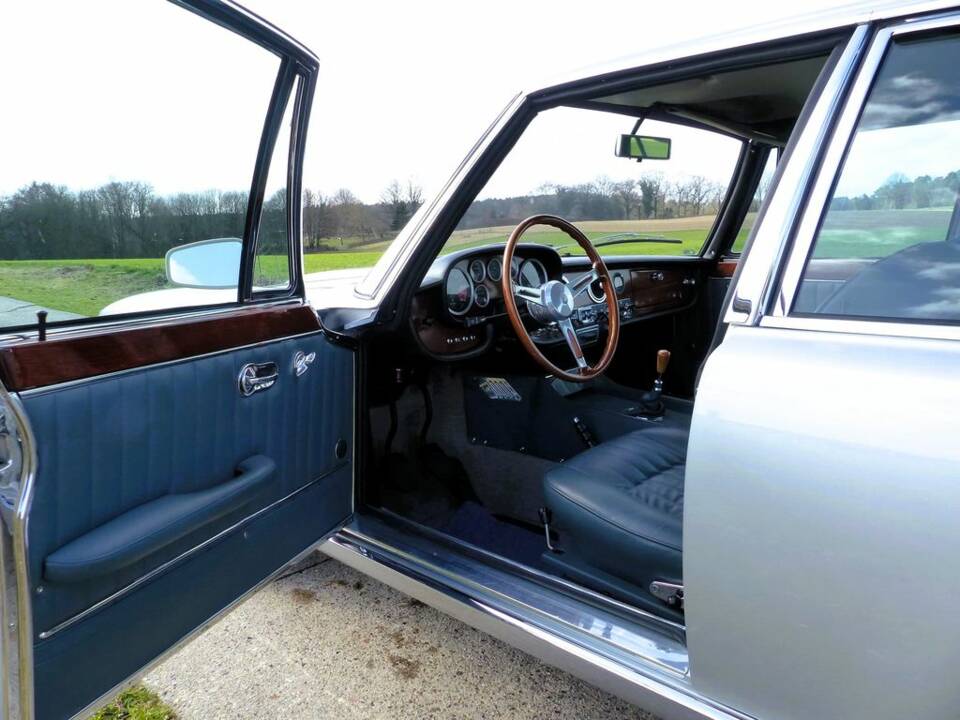 Maserati Quattroporte silbergrau metallic 1966