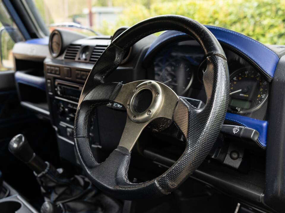 Image 29/43 of Land Rover Defender 90 (2010)