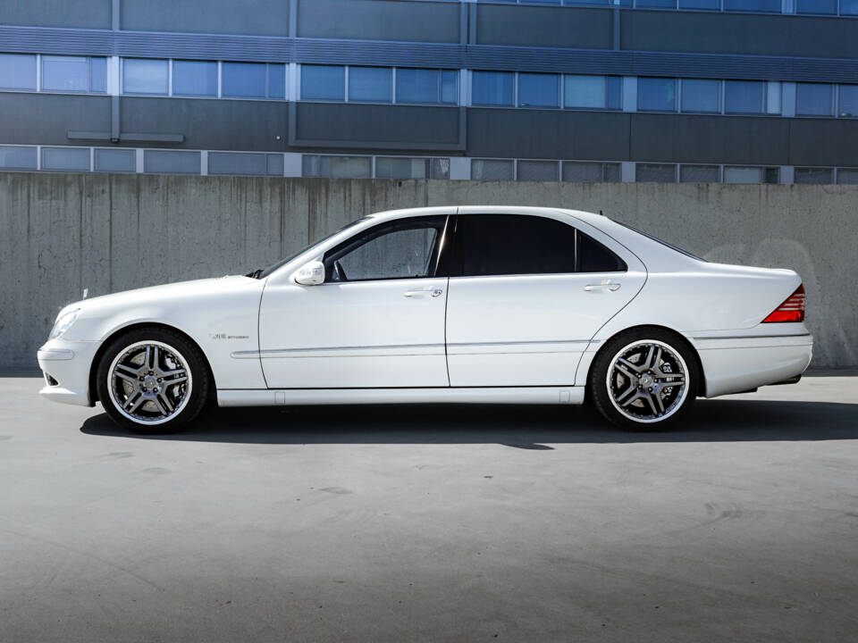 Image 3/51 of Mercedes-Benz S 65 AMG L (2004)