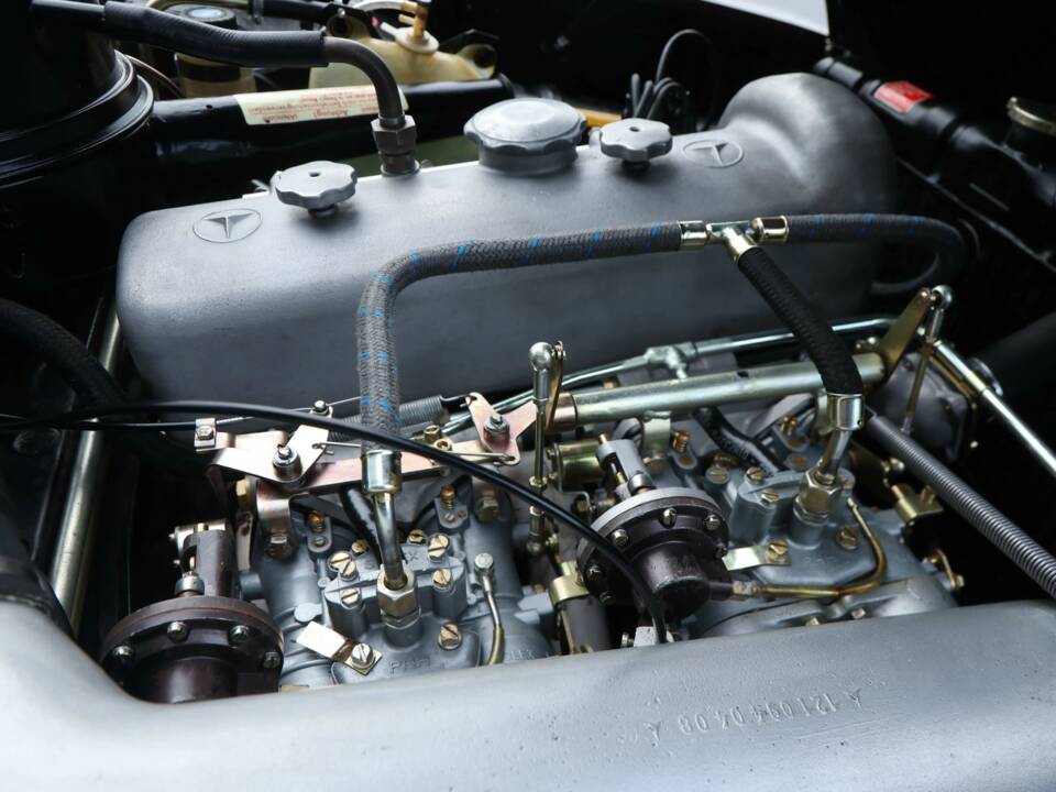 Image 35/50 of Mercedes-Benz 190 SL (1956)