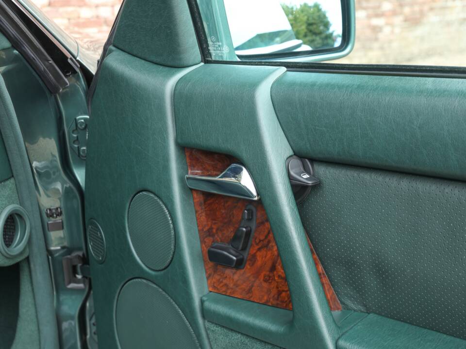 Afbeelding 50/50 van Mercedes-Benz 300 SL-24 (1992)
