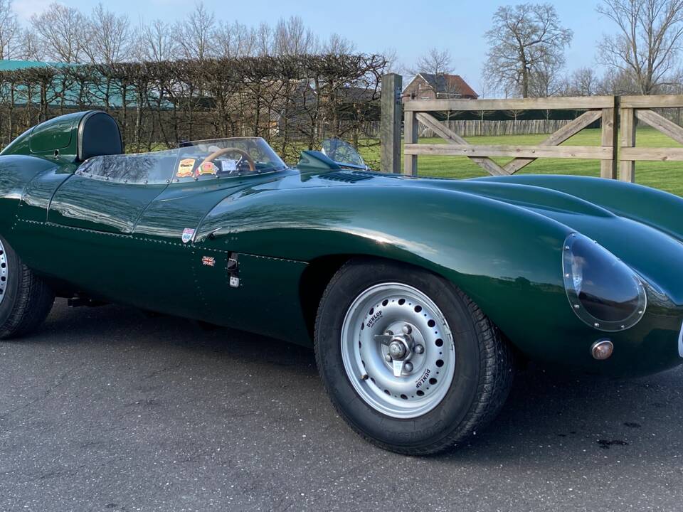 Immagine 1/27 di Jaguar Type D (1958)
