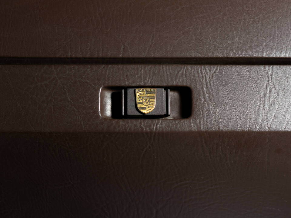 Image 16/44 de Porsche 924 (1983)