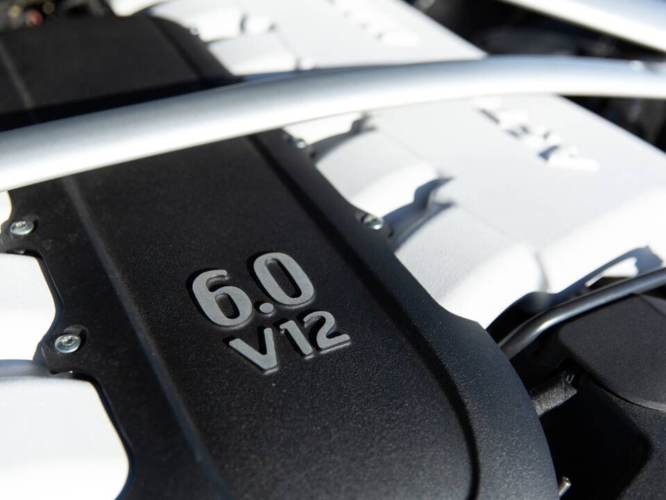 Bild 60/68 von Aston Martin V12 Vantage S (2018)