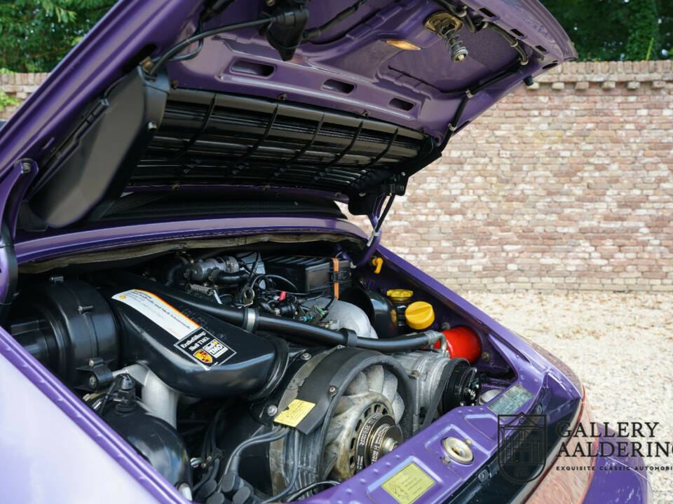 Image 13/50 of Porsche 911 Carrera 2 (1990)