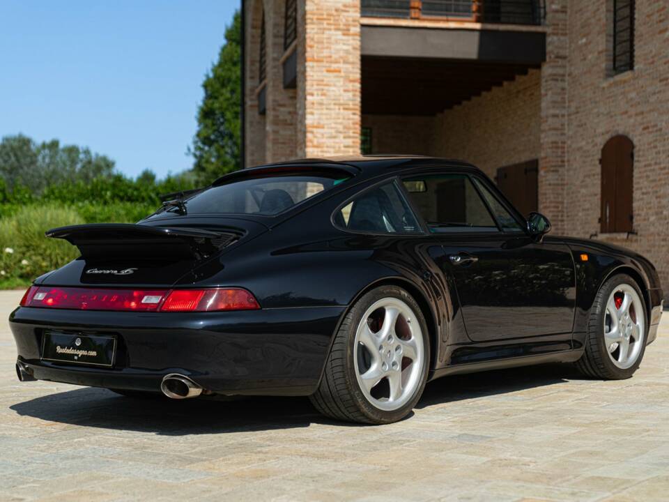 Immagine 7/50 di Porsche 911 Carrera 4S (1996)