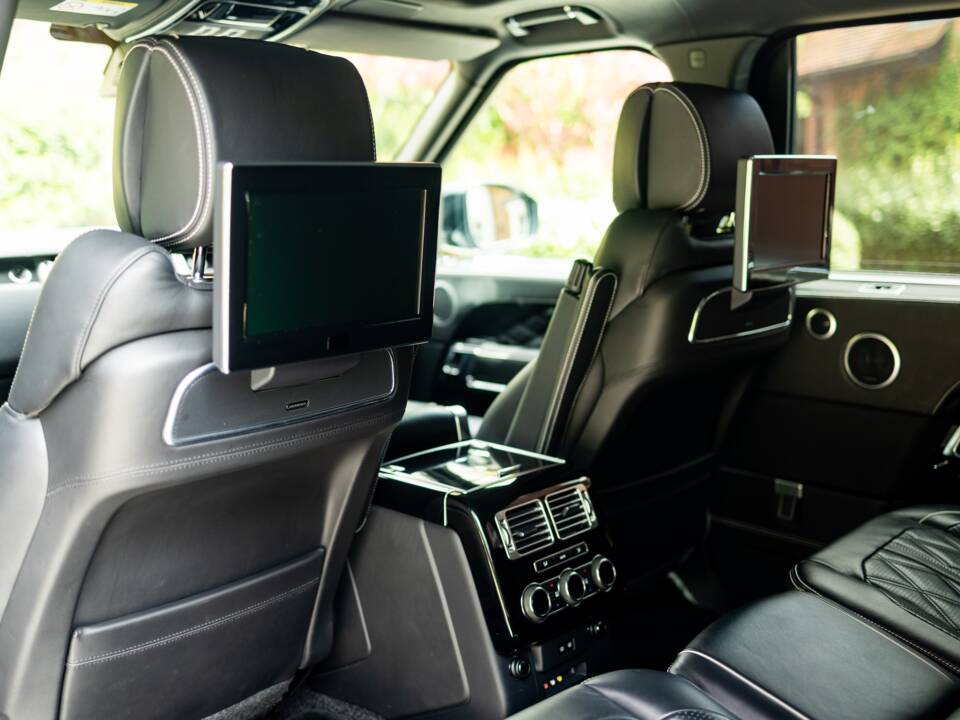 Bild 27/50 von Land Rover Range Rover V8 SV Autobiography (2015)
