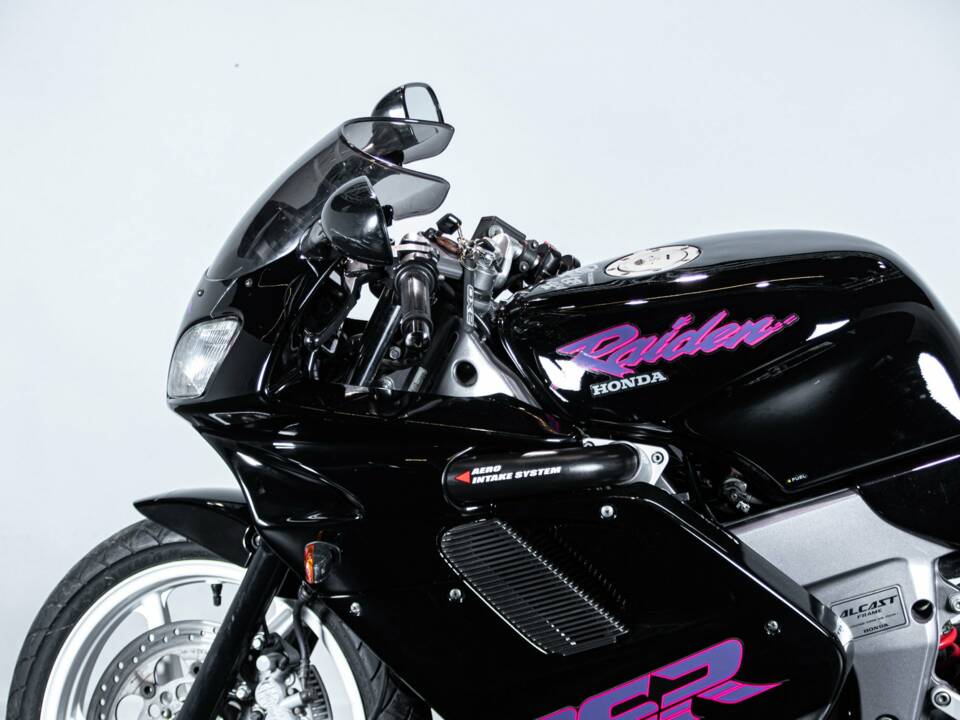 Bild 13/50 von Honda DUMMY (1994)