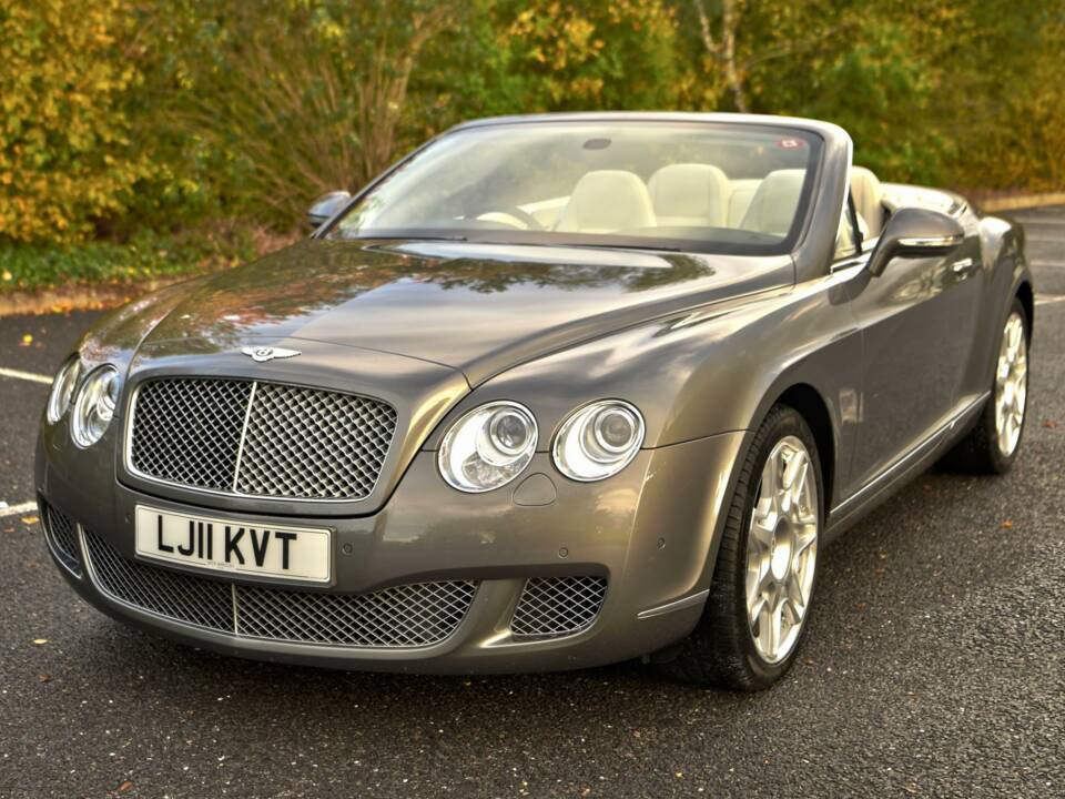 Image 2/50 of Bentley Continental GTC (2011)