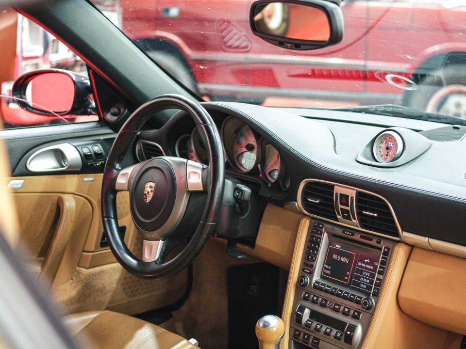 Image 10/48 of Porsche 911 Carrera 4S (2007)