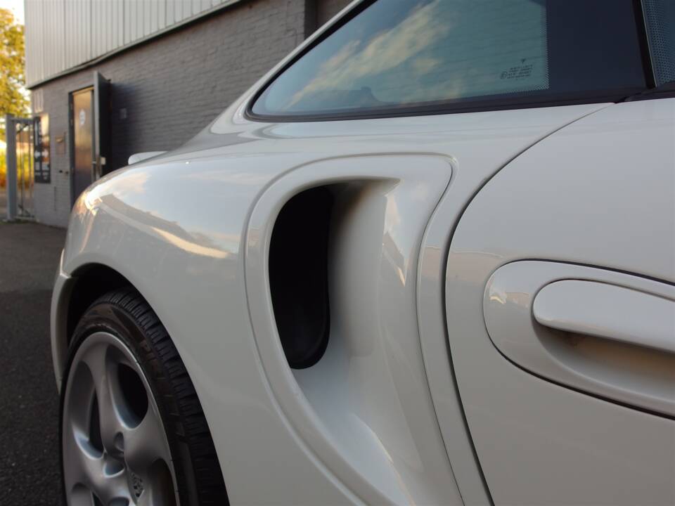 Bild 27/99 von Porsche 911 Turbo (2004)