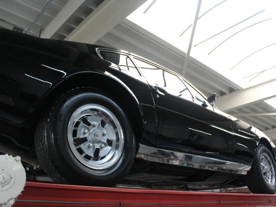 Image 8/50 of Aston Martin DBS V8 (1972)