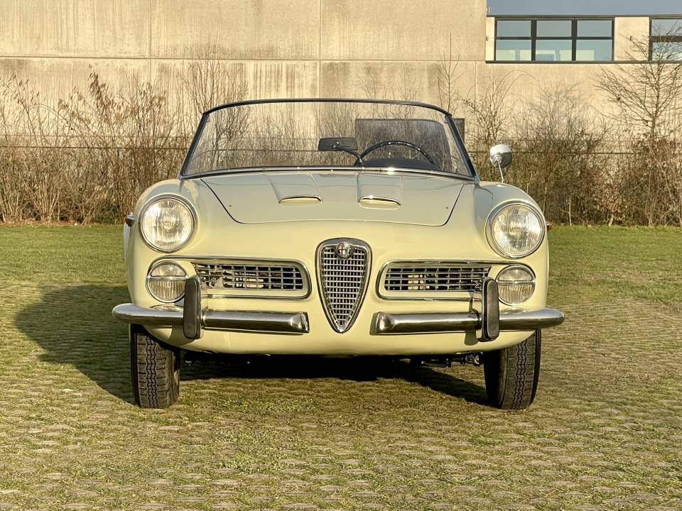 Imagen 2/33 de Alfa Romeo 2000 Spider (1960)
