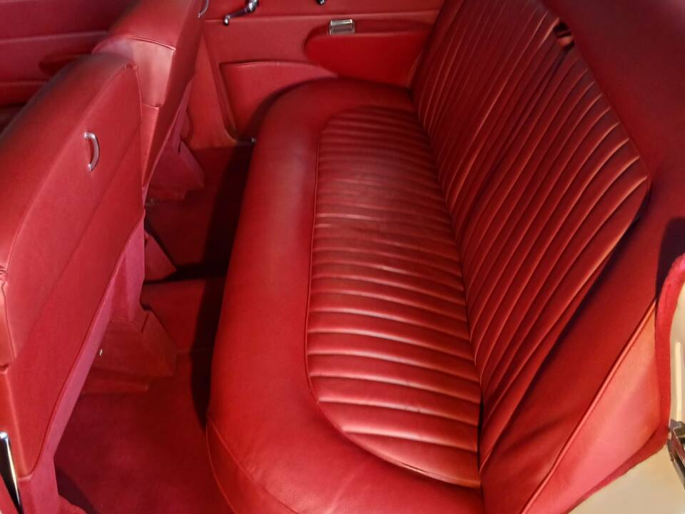 Bild 21/35 von Jaguar Mk II 3.4 (1962)