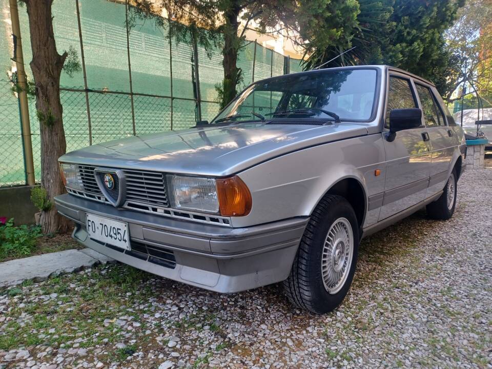 Bild 22/63 von Alfa Romeo 75 1.6 (1987)