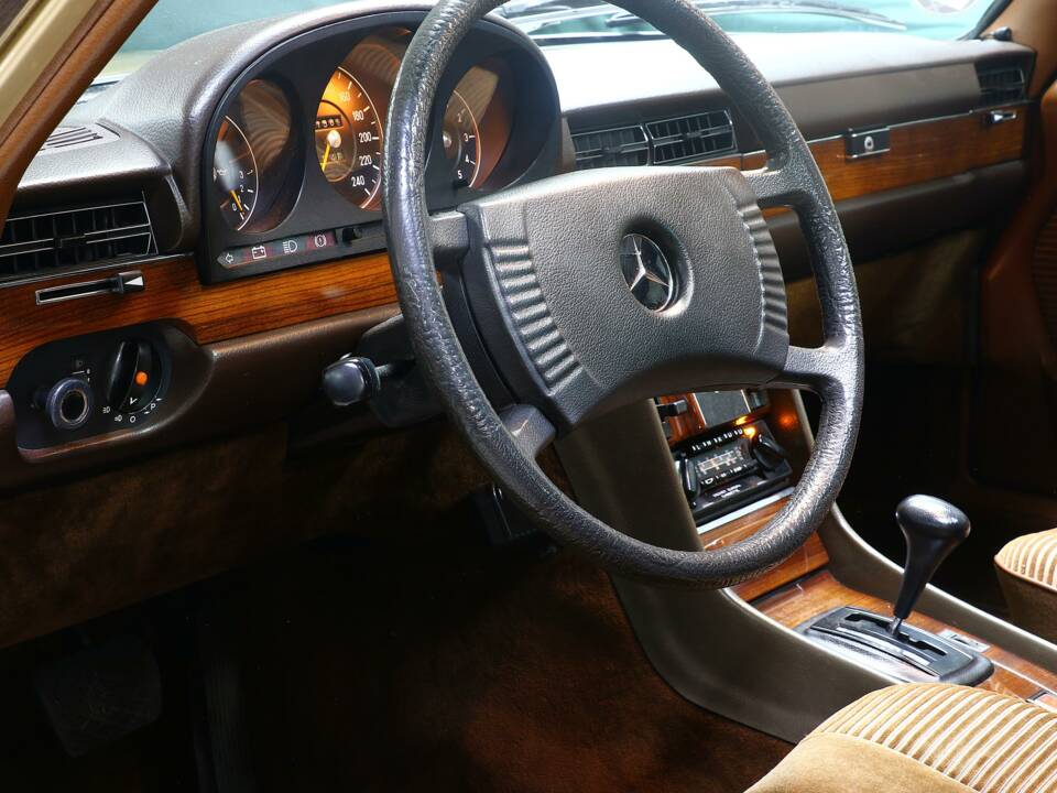 Bild 13/23 von Mercedes-Benz 280 SE (1979)
