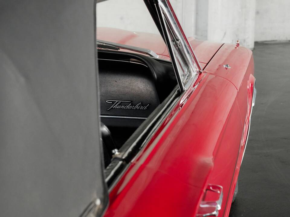 Bild 25/50 von Ford Thunderbird (1966)