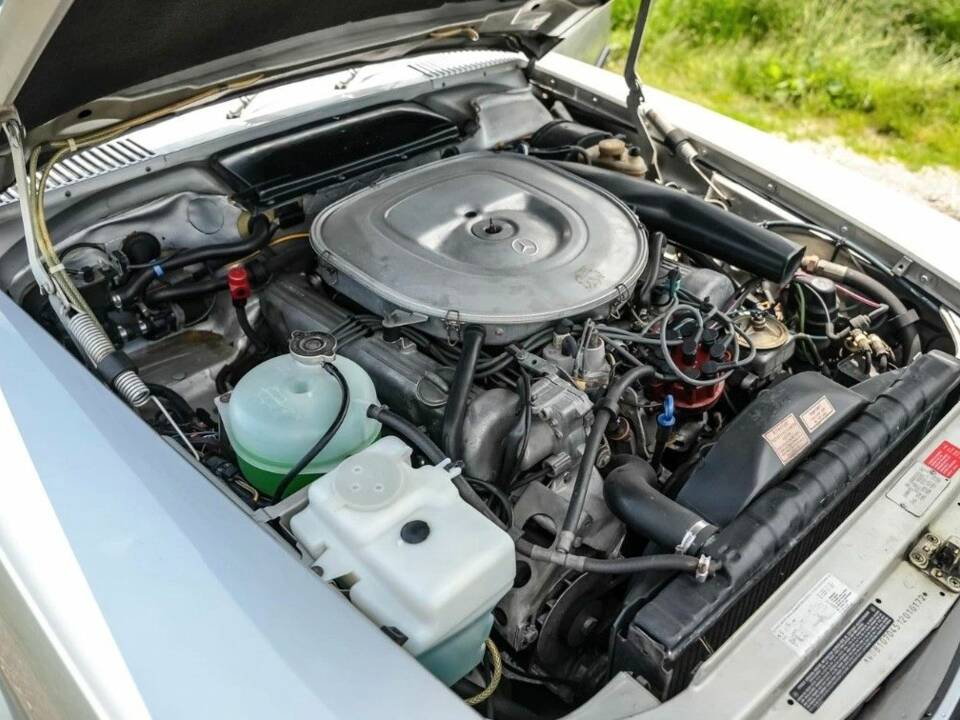 Image 7/28 of Mercedes-Benz 380 SL (1981)