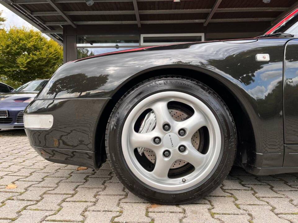 Image 13/19 of Porsche 911 Carrera 4 (1997)