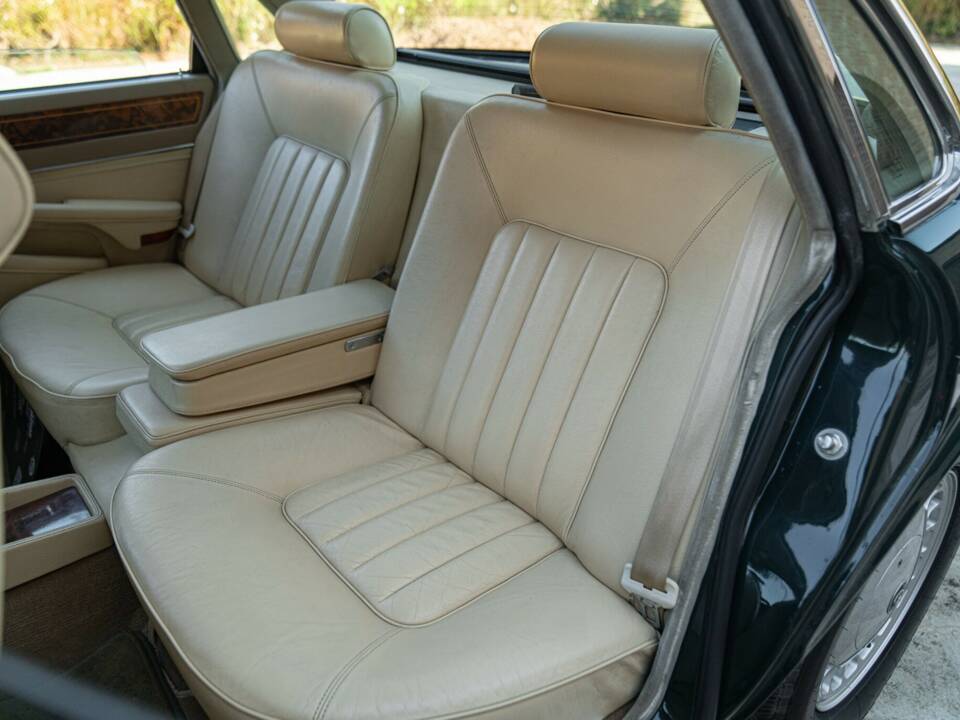 Afbeelding 38/50 van Daimler XJ 6 4.0 (1991)