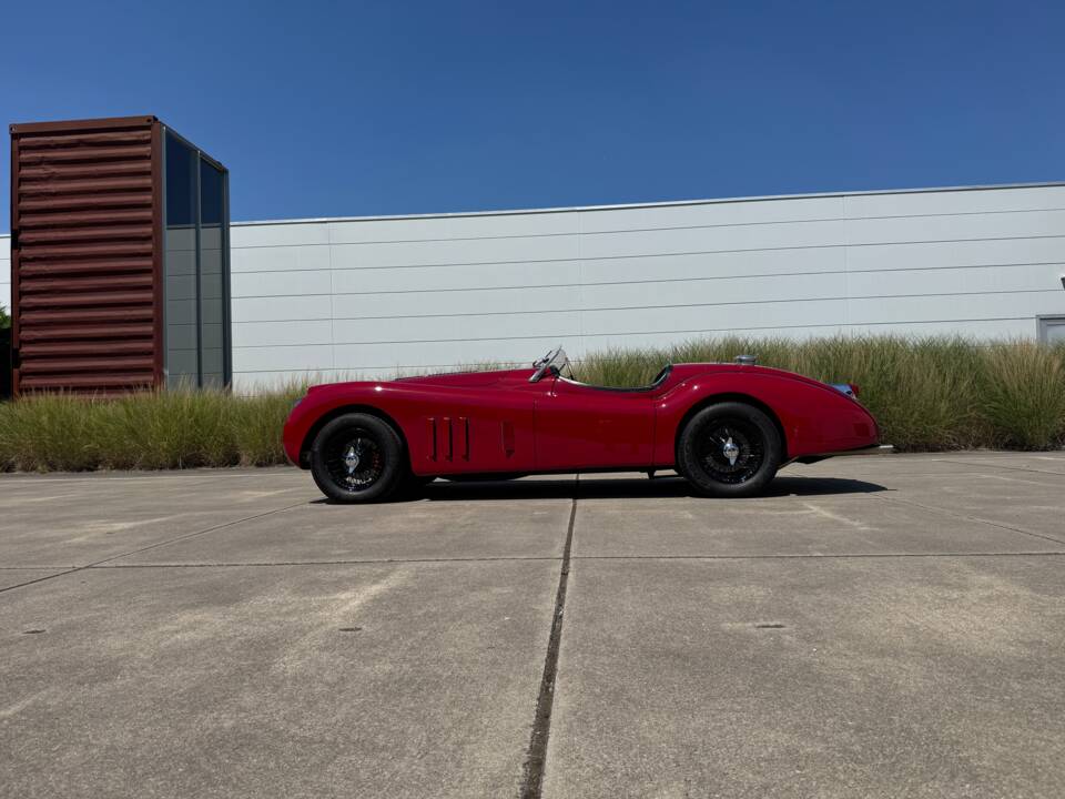 Image 1/34 of Jaguar XK 140 OTS (1955)