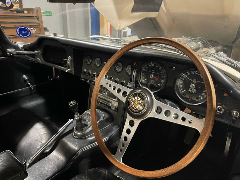 Image 7/13 of Jaguar Type E 3.8 (1964)