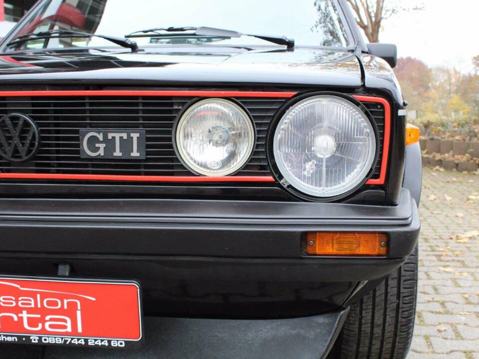 Image 8/14 of Volkswagen Golf Mk I GTI 1.8 (1983)
