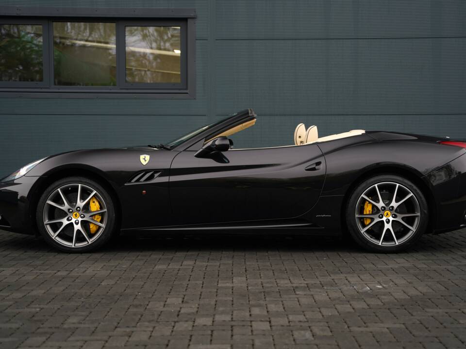 Imagen 6/50 de Ferrari California (2011)