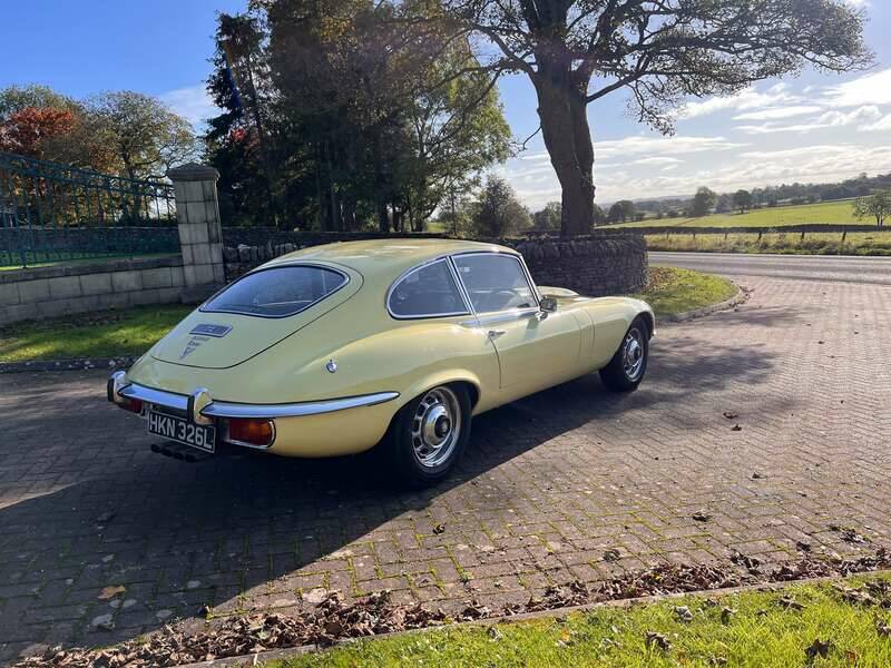 Image 6/43 of Jaguar E-Type V12 (1972)