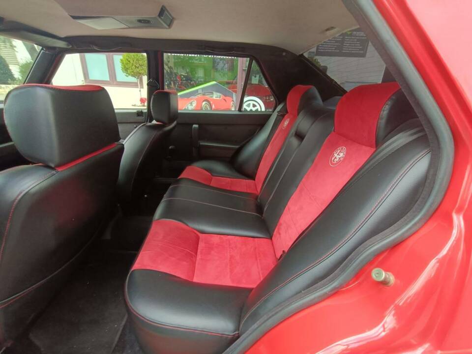 Image 13/42 of Alfa Romeo 75 1.8 (1991)
