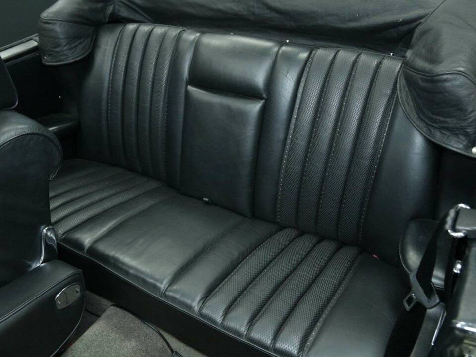 Image 17/30 of Mercedes-Benz 250 SE (1966)