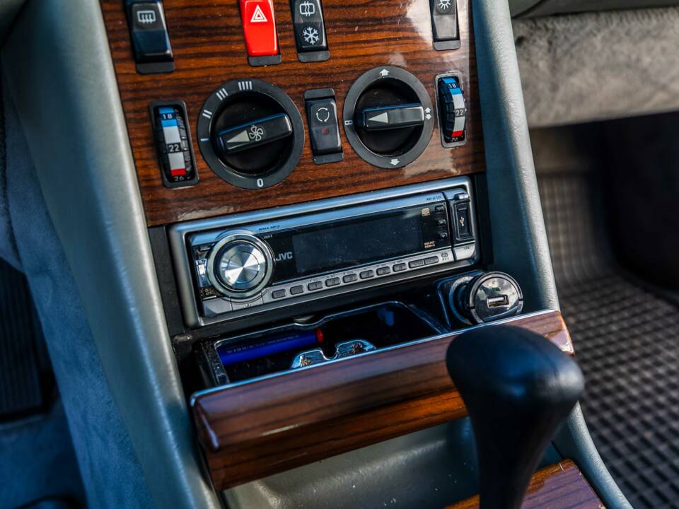 Image 97/175 of Mercedes-Benz 420 SE (1986)