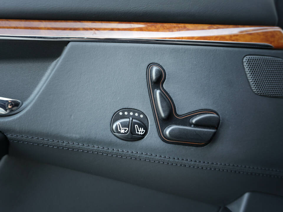 Image 14/51 of Mercedes-Benz S 65 AMG L (2004)