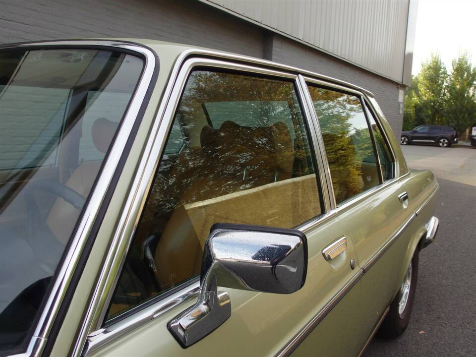 Image 34/95 de BMW 2500 (1977)